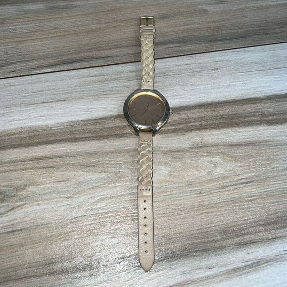 Francesca’s WristWatch Women’s Quarts Movement Braided Band New Battery Tested - Picture 2 of 5